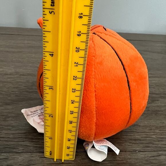 Kuddable Kakes Brown‎ Teddy Bear Basketball Plush - Picture 4 of 4